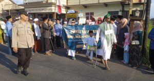 “Kades Gina Spd.I  Ikut Serta Jalan Keliling Desa pada suka kecamatan Cibatu Kab.Garut Dalam Rangka Peringati  Tahun Baru Islam 1 muharram 1447Hijriah