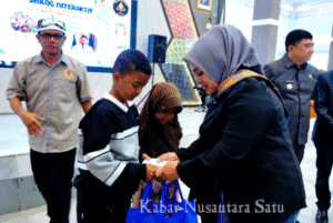 3R Ber bagi Kasih Sayang Kepada Anak Yatim Perbuatan Yang Mulia