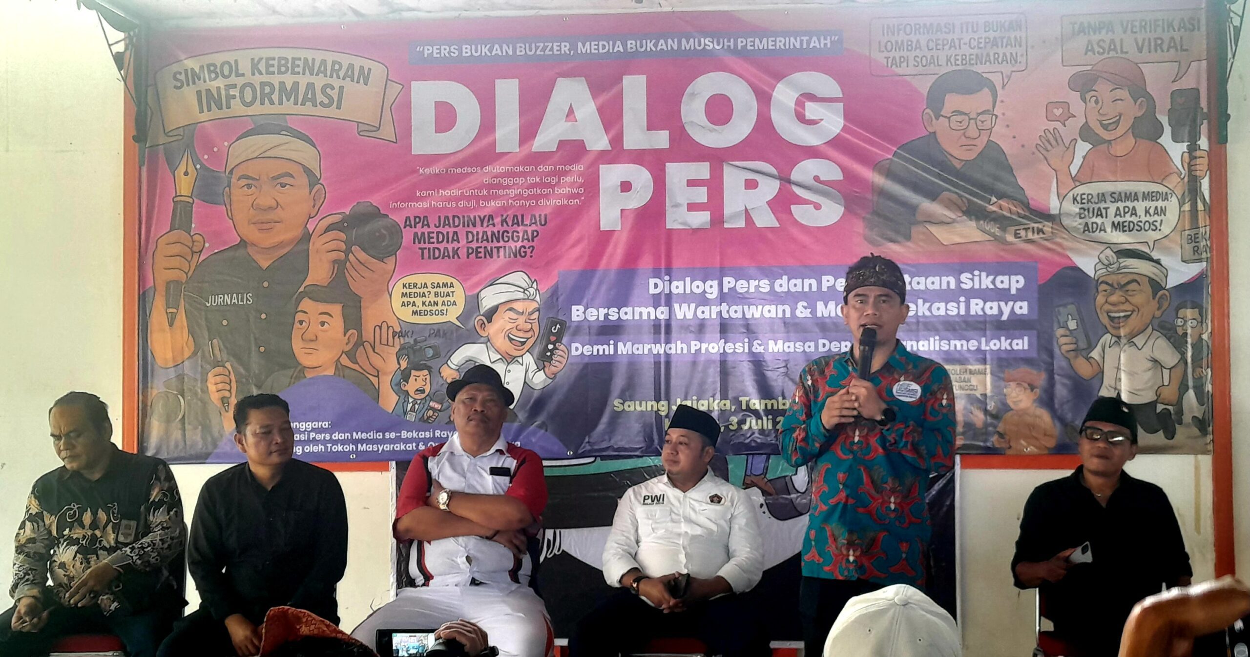 Desak  Keras  Insan  Pers   Terhadap   KDM  Yang  Menyinggung   Media   di   Medsos