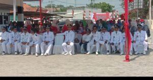 Upacara Ulang Tahun RI Ke-80 Tahun Dihadiri Seluruh Kades Pebayuran Kabupaten Bekasi Bersama Jajaran Muspika Camatan Di Lapangan Kecamatan Pebayuran.