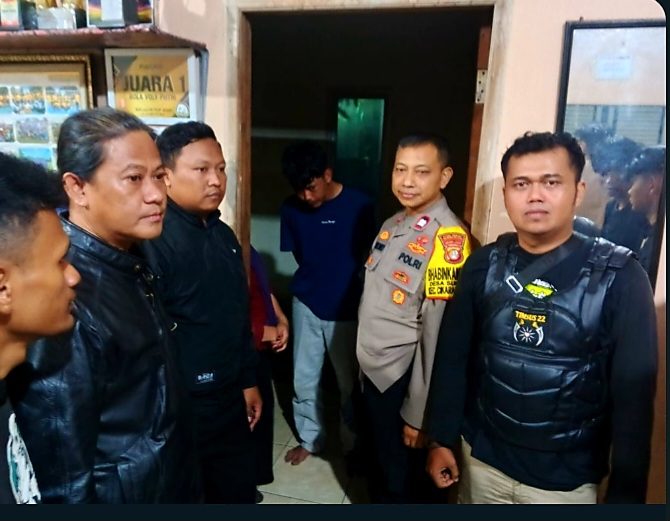 Duga’an  Kuat   Kosumsi  Tramadol  Pemuda  Nekat  Maling   Rokok   Di  Peumahan  Wahana  Pelaku  Tertangkap   Warga   Dan   Hampir  Di  Hakimi  Masa