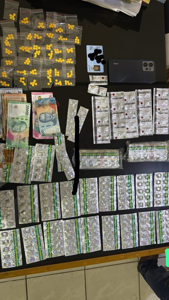 Ratusan  Butir  Obat  Keras  Diamankan  Polsek  Serang  Baru,  Satu  Pelaku  Berhasil   Di  Tangkap