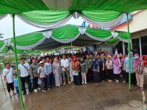 Rangkul Kaum Pekerja, Obon Tabroni Sosialisasikan Pentingnya Kesehatan di Bekasi