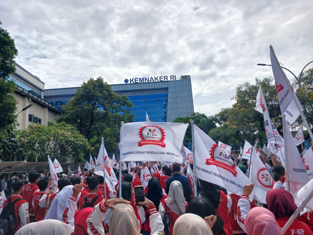 FSPGI Demo di Kemenaker, Wamenaker Janji Turunkan Tim ke Bekasi